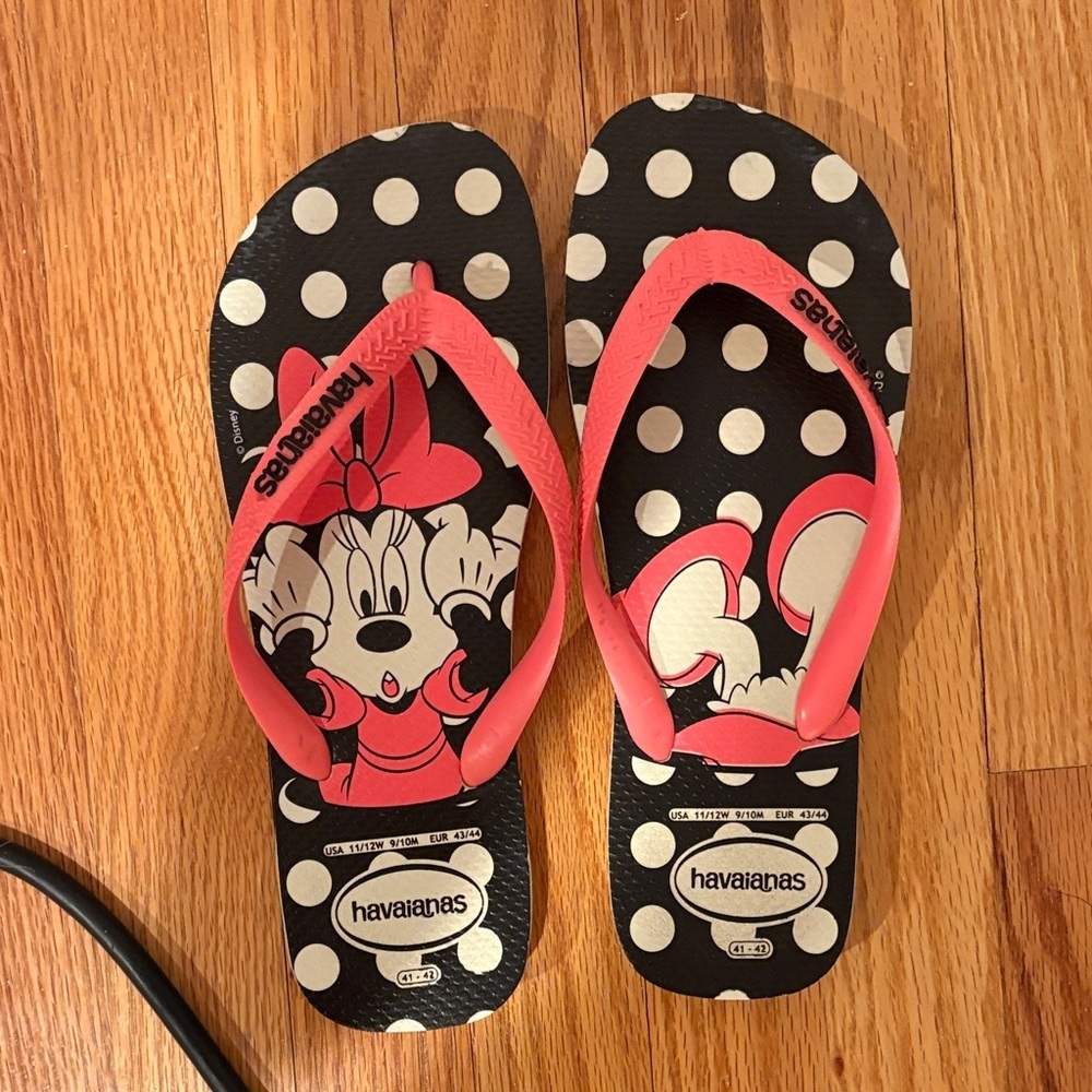 Havaianas Flip Flops - Black and Pink Polka Dot with Minnie Mouse